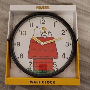 Bnib Snoopy Wall Clock